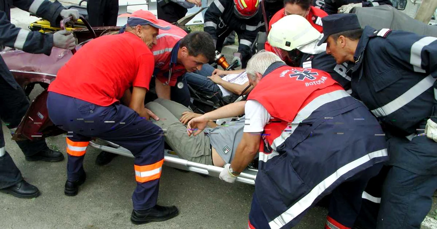 Arhivă: Pompierii au intervenit pentru salvarea femeii blocate în casă