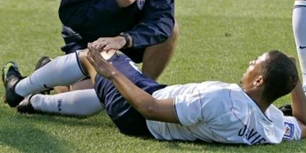 Un fotbalist ucis de trăsnet şi altul rănit, la un meci disputat în El Salvador
