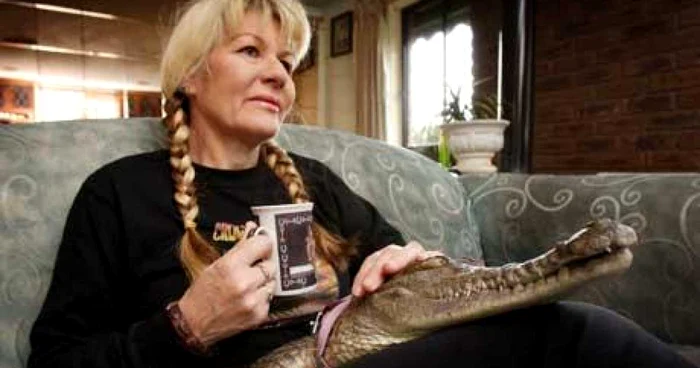 O femeie a divorţat pentru a-şi creşte crocodilul