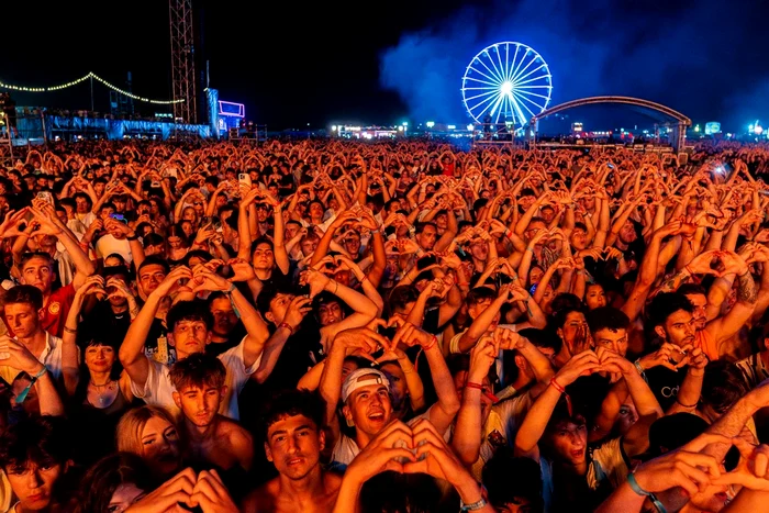 VIDEO Scandări de „Ceaușescu, Ceaușescu!” la Festivalul „Beach, Please!”. IICMER: „Un gest profund îngijorător”