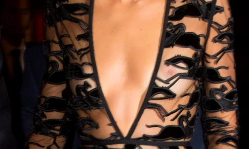 Kendall Jenner arriving at Longchamp 70th in paris jpeg