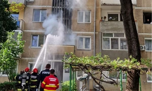 incendiu bloc Foto ISU bihor jpg