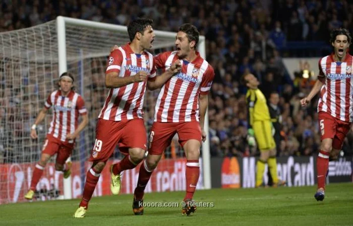 Diego Costa (stânga) a marcat din penalty pentru 2-1