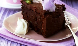 tort de ciocolata cu glazura 580x400 jpeg