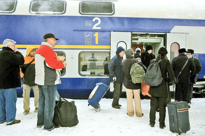 Și trenurile care au mers spre Valea Prahovei au fost arhipline