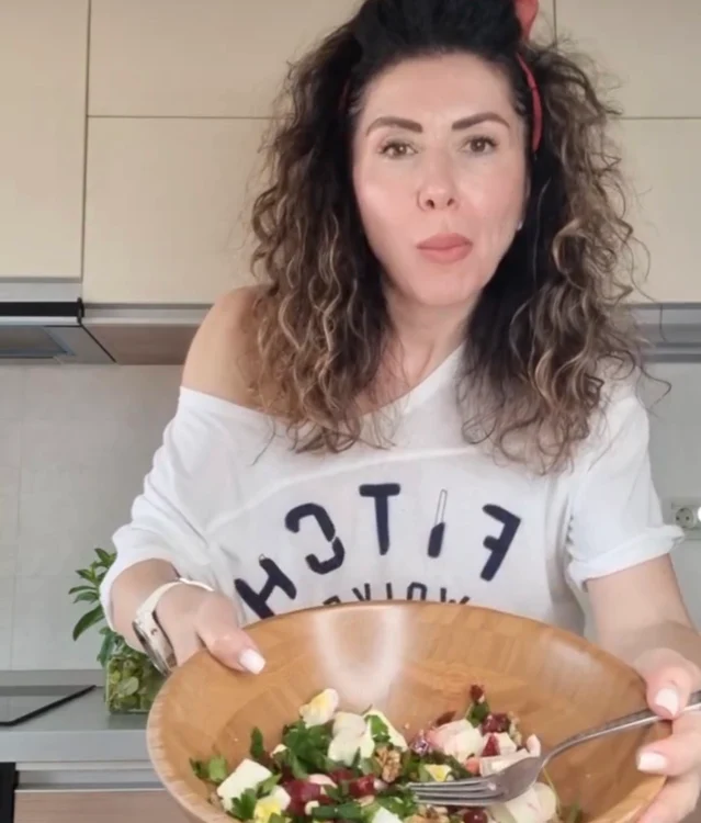 Carmen Brumă și salata ei minune foto: Facebook 