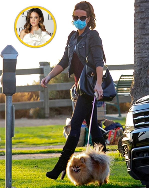 Kate Beckinsale şi-a plimbat câinele în Santa Monica