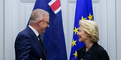 Anthony Albanese si Ursula von der Leyen foto x png