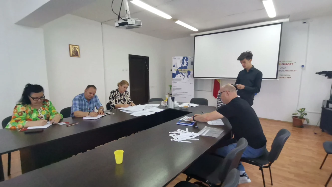 La IȘJ Olt s-a stabilit componența comisiilor de examen, prin tragere la sorți FOTO: Alina Mitran