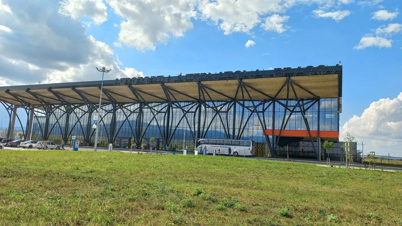 Aeroportul Internațional Brașov FOTO Ioan Buciumar