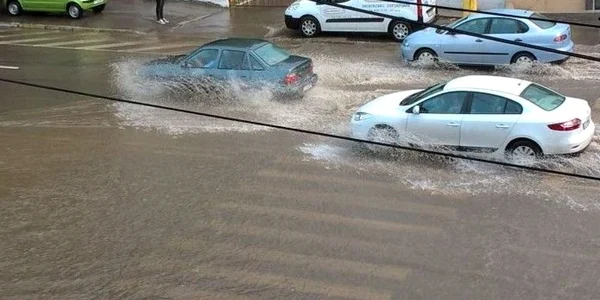 Ploaie torenţială la Constanţa Foto S.I.