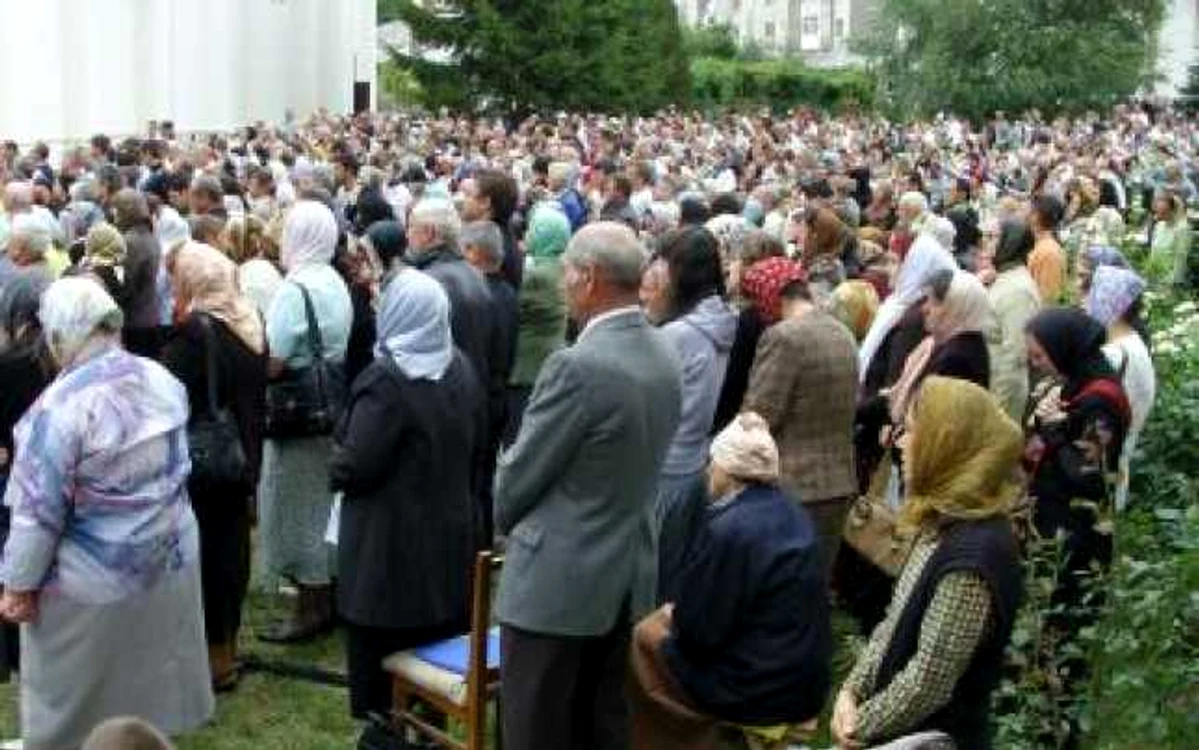 Botoşani : Îmbulzeală la sarmale de Sfânta Parascheva