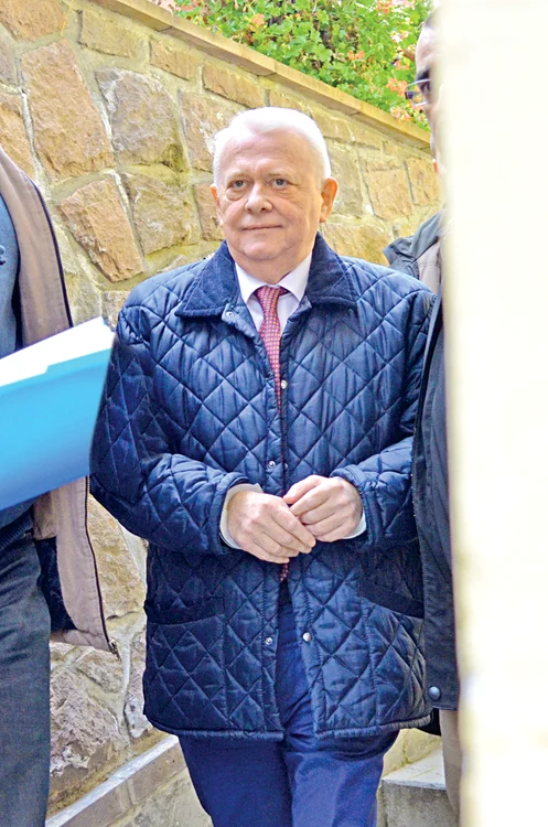 Andrei şi Viorel Hrebenciuc au fost arestaţi la domiciliu în această vilă