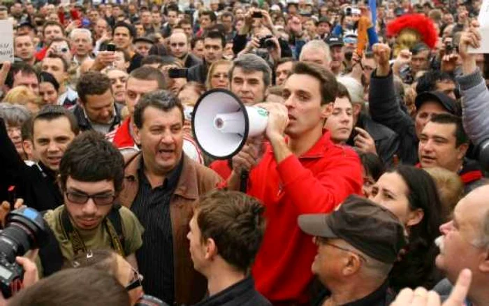 Protest împotriva limitării libertăţii de exprimare în faţa CNA. Foto: Cătălin Tudorică