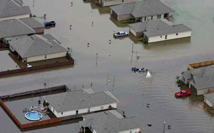 Peste o mie de persoane au fost evacuate în Louisiana şi Mississippi din cauza indundaţiilor FOTO AP