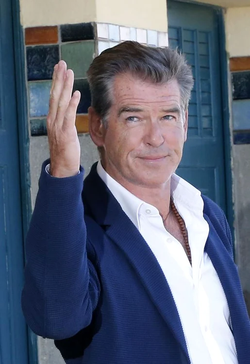 "James Bond" s-a enervat teribil pe agenţii care i-au interzis să urce în avion cu armaFoto: AP