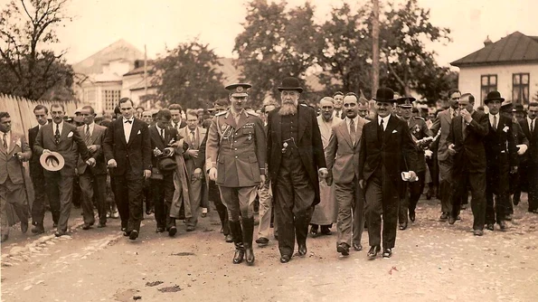 Fotografii inedite cu Nicolae Iorga și regii Ferdinand și Carol al II lea la Vălenii de Munte jpeg