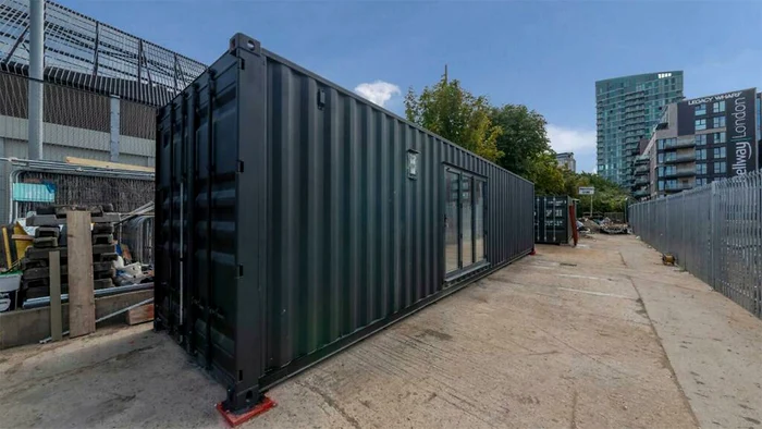 Containerul maritim se află într-o zonă râvnită din Londra. FOTO: iad UK/rightmove.co.uk