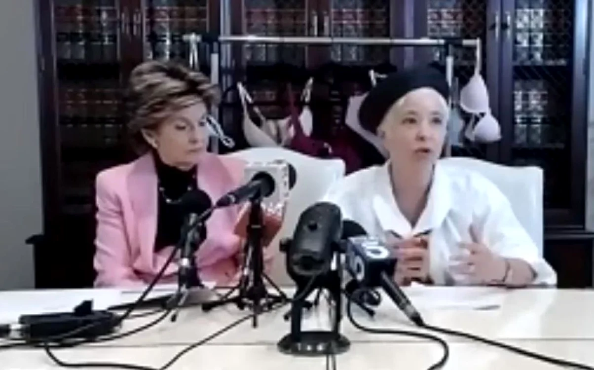 Av. Gloria Allred şi Lisa Archbold au susţinut o conferinţă de presă, foto captură video