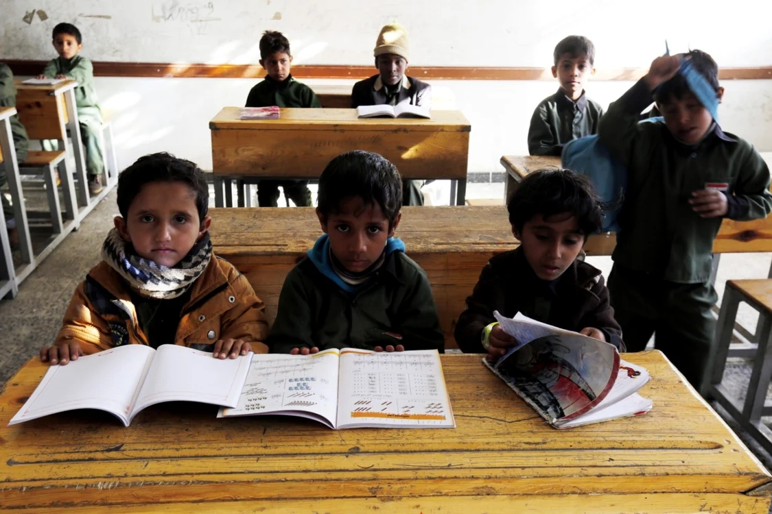 Copii din Yemen care merg la şcoală în Sana'a, în februarie 2018; Fotografii: EPA