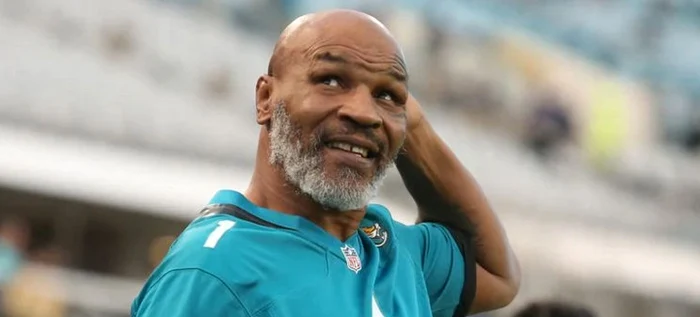 ”Stânca” Mike Tyson se clatină. Foto Arhivă Adevărul 