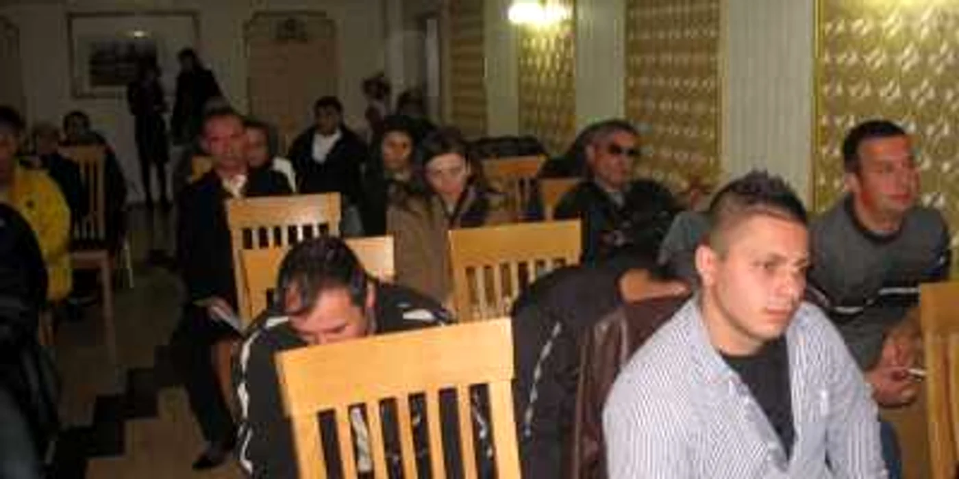 Peste zece şomeri gorjeni vor să devină scafandrii şi salvamari