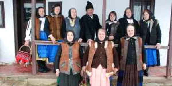 Cenanii sunt mândri de reînvierea tradiţiilor şi cântă de câte ori au ocazia „Tri păcurăraşi“