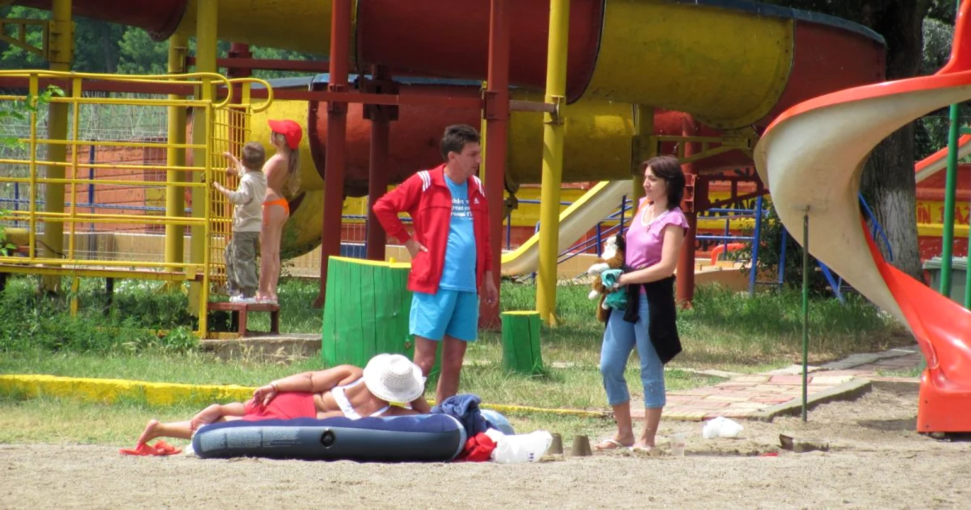 Plajele staţiunii Amara sunt ca o oază de relaxare pentru turişti