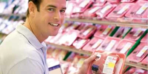 Bărbaţii care mănâncă multe proteine sperând că-şi vor creşte masa musculară riscă să se îngraşe Foto: Shutterstock