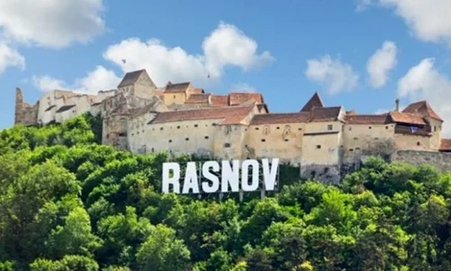 Cetatea Râşnov, magnet pentru turişti jpeg