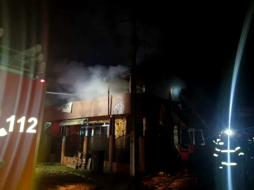 incendiu curtişoara
