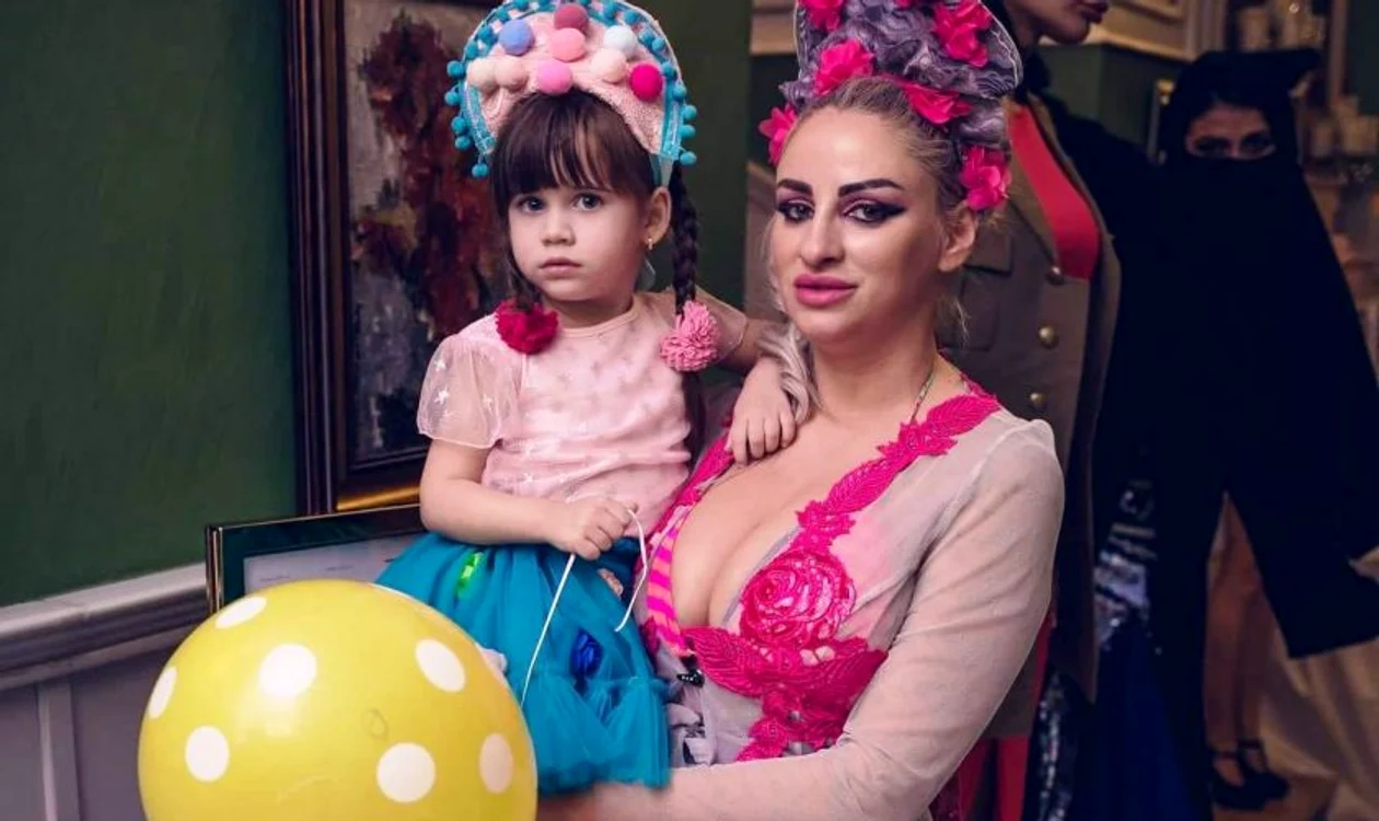 Sânziana Buruiană a făcut din fiica cea mare, Izabela, concurentă la MIss Sursa: Instagram