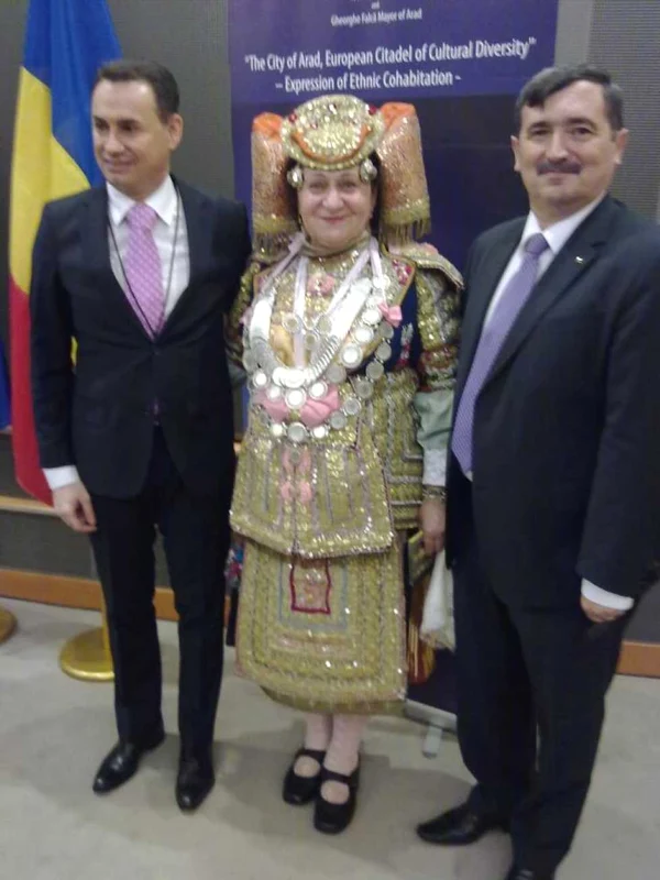 costum 