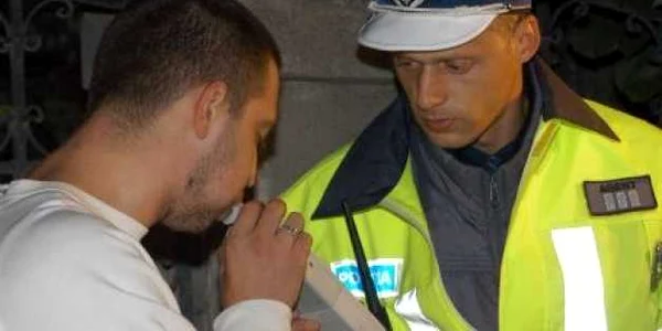 Unul dintre şoferi avea o alcoolemie e peste 1 mg/lalcool pur în aerul expirat