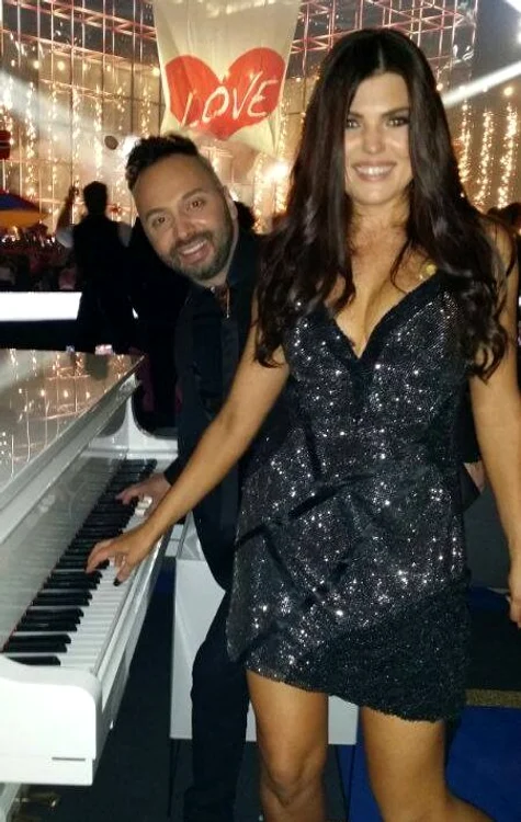 
    Ovi şi Paula Seling, în culisele Eurovisionului.  