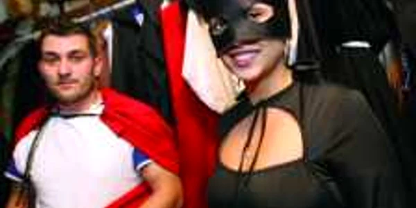 Selena Ionescu, de 21 de ani, şi Paul Kiss, de 30 de ani, se vor distra de Halloween