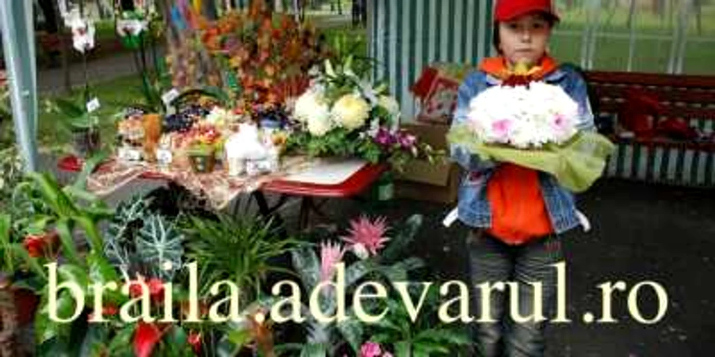 În anii trecuţi, copiii s-au întrecut în aranjamente florale la festival 
