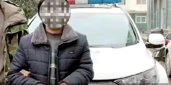barbatul care a stat 14 ani in pestera  a decis sa se predea Politiei Captura Video YouTube jpg