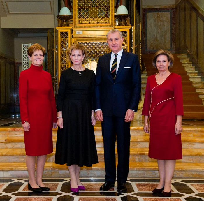 Elegante și zâmbitoare, fiicele Regelui Mihai și Principele Radu au premiat Curajul Civic