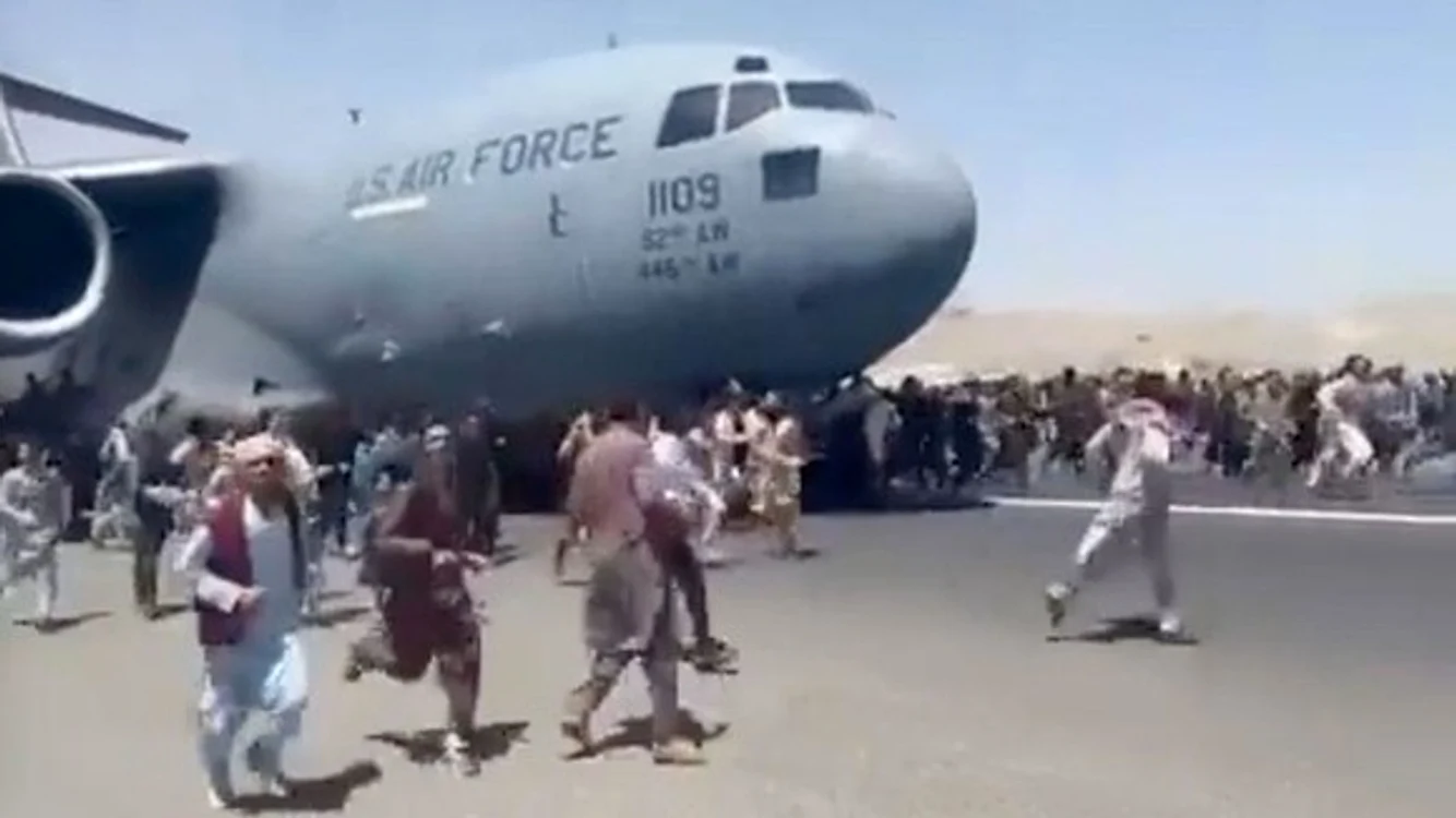 
    Talibanii au pus  stăpânire pe străzile  din Kabul, AfganistanFotografii: EPA-EFE  
