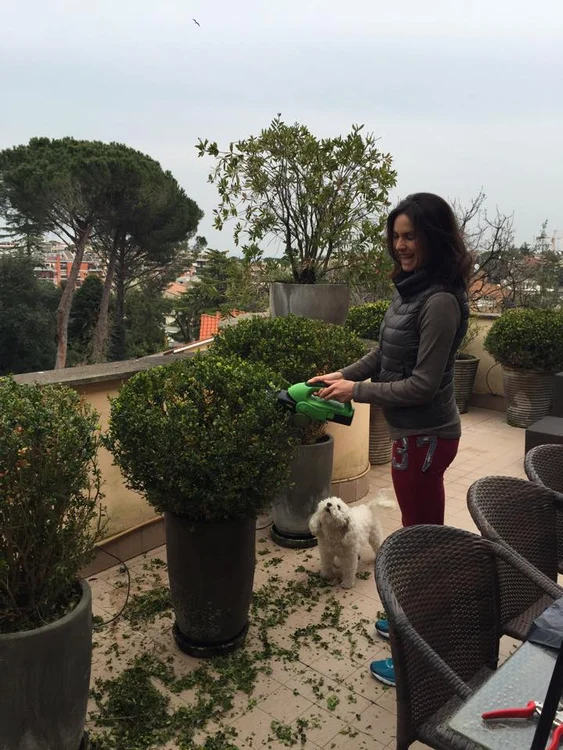 Ramona Bădescu a atras toate privirile pe plajă