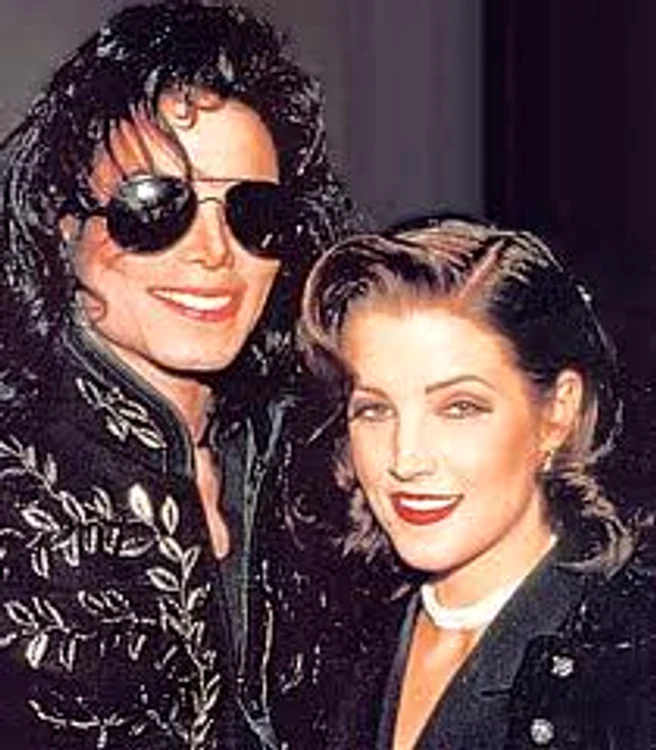 
    Lisa şi Michael  