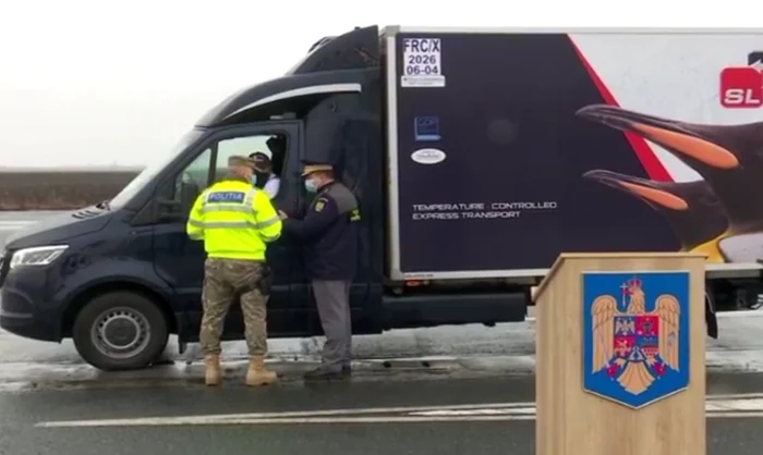 Depozitat în gheață carbonică, serul ajunge la Institutul Cantacuzino într-o zifoto: captură TVR