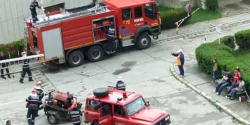 Pompierii militari din Brezoi au fost chemati sa ia oala cu mancare de pe aragaz