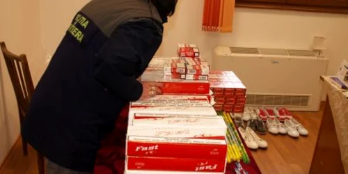 Polițiștii de frontieră au confiscat 7.000 de pachete de țigări de contrabadă 