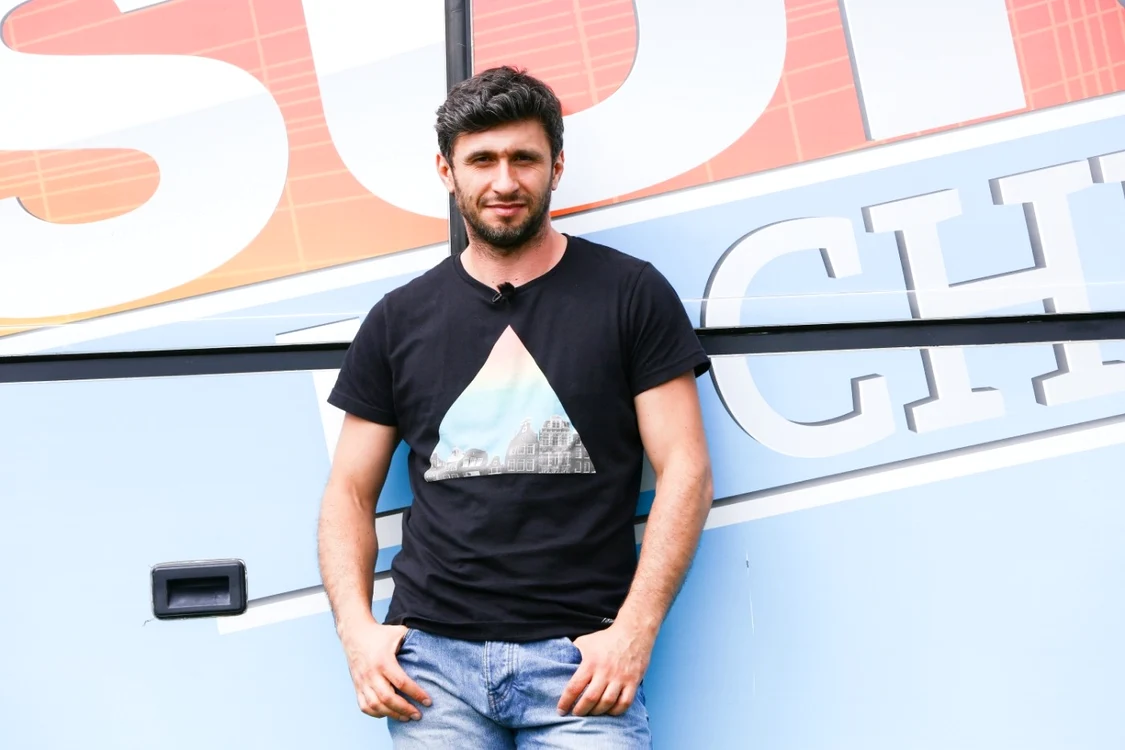 Dragoş Bucur l-a minţit pe regizorul filmului „Marfa şi banii“ că are permis de conducere FOTO Pro TV