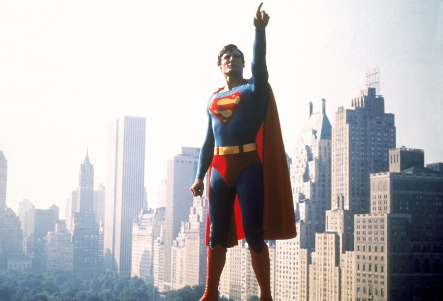 Dacă este miercuri, este Superman. Din decembrie, la TV ai „Miercuri cu Supereroi”