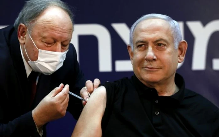 Premierul Benjamin Netanyahu, printre primii israelieni vaccinaţi