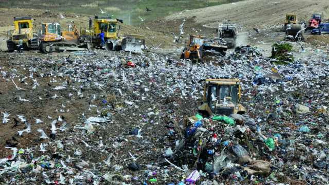 Zeci de gropi ilegale de gunoi au fost identificate în România FOTO Adevărul