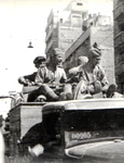 Intrarea Armatei Roșii în București (Bulevardul Carol), la 30 august 1944 (© „Fototeca online a comunismului românesc”, cota: 72/1944)